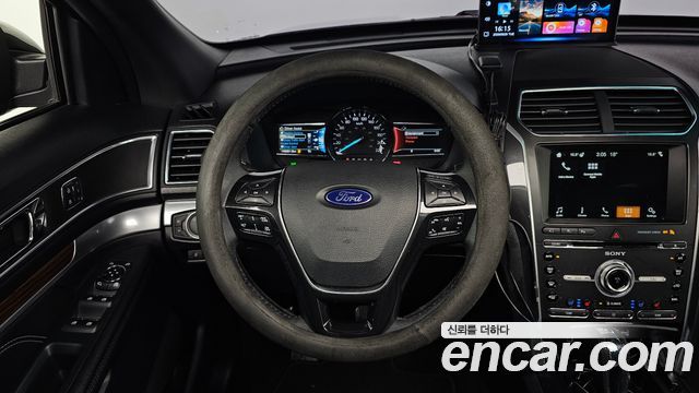 Ford Explorer 2.3 Limited 4WD 5th 2017 — фото 17