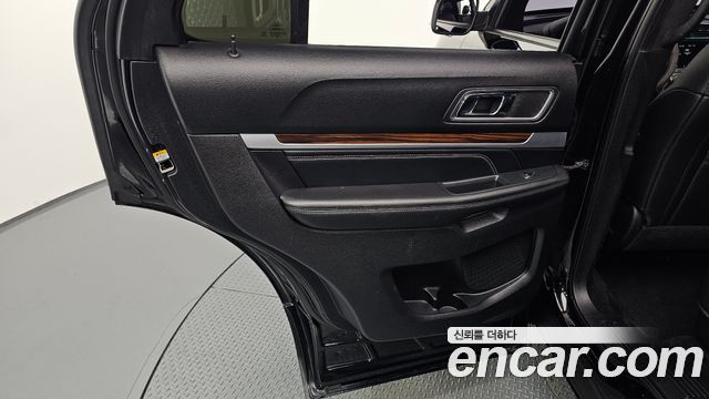 Ford Explorer 2.3 Limited 4WD 5th 2017 — фото 31