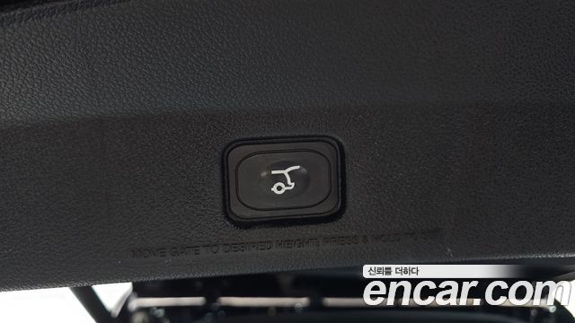 Ford Explorer 2.3 Limited 4WD 5th 2017 — фото 39