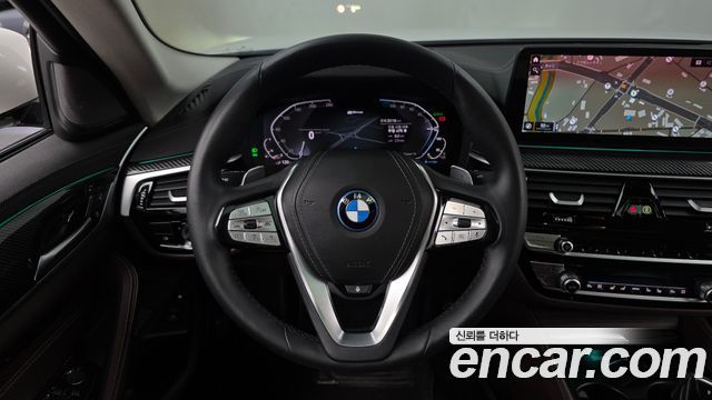 BMW 5 Series (G30) 530e Luxury 2023 — фото 17