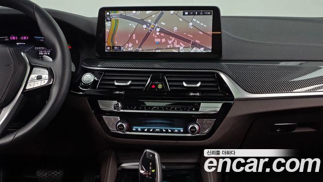 BMW 5 Series (G30) 530e Luxury 2023 — фото 18