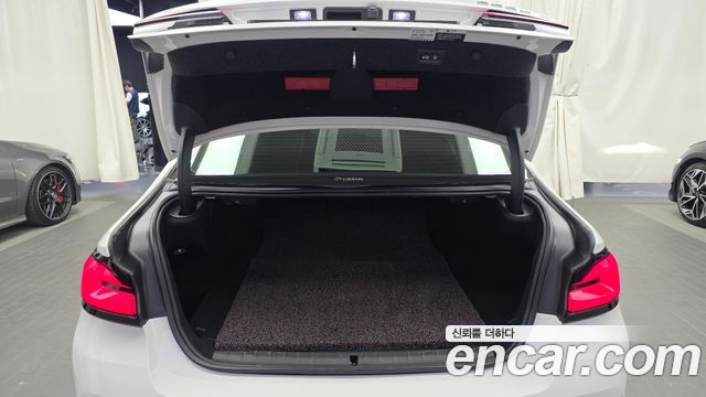 BMW 5 Series (G30) 530e Luxury 2023 — фото 24