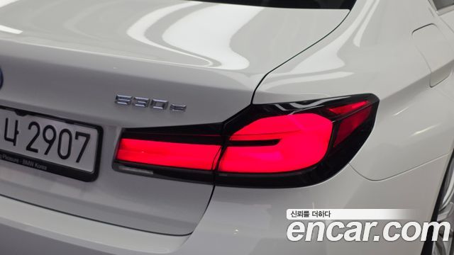 BMW 5 Series (G30) 530e Luxury 2023 — фото 29