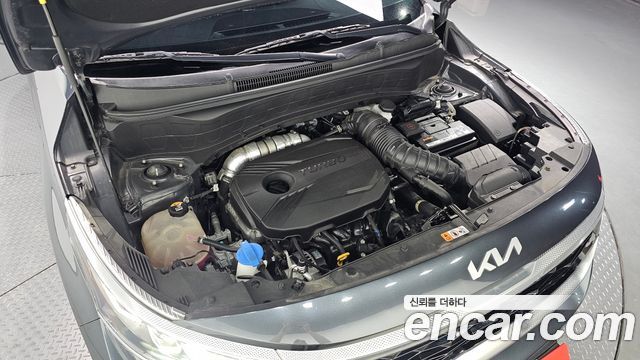 Kia Seltos Gasoline 1.6 Turbo 2WD Signature 2023 — фото 6