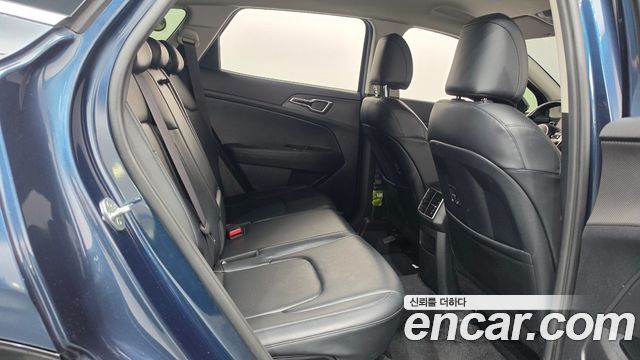 Kia Sportage (V) Diesel 2.0 2WD Prestige 2022 — фото 18