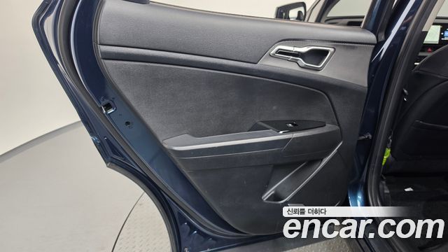 Kia Sportage (V) Diesel 2.0 2WD Prestige 2022 — фото 25