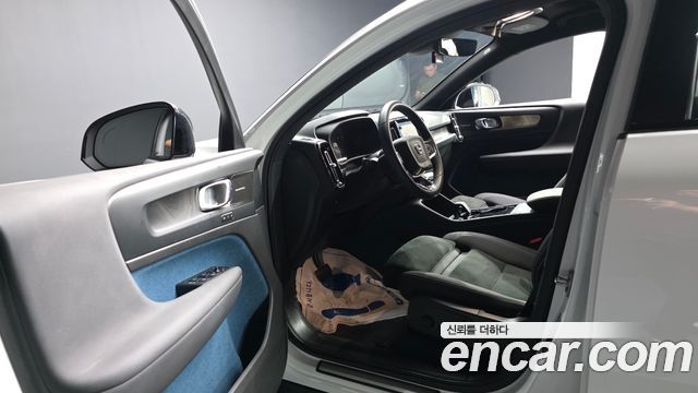 Volvo C40 Recharge Twin Ultimate 2023 — фото 10