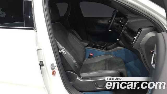 Volvo C40 Recharge Twin Ultimate 2023 — фото 11
