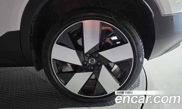 Volvo C40 Recharge Twin Ultimate 2023 — фото 21