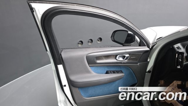 Volvo C40 Recharge Twin Ultimate 2023 — фото 24