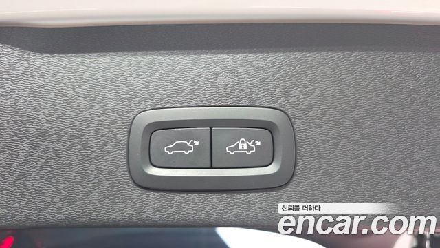 Volvo C40 Recharge Twin Ultimate 2023 — фото 27