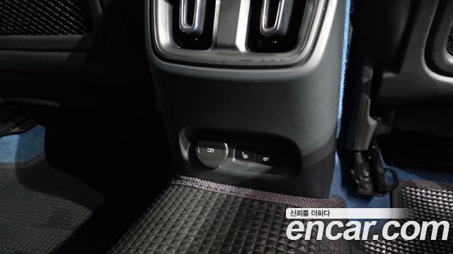 Volvo C40 Recharge Twin Ultimate 2023 — фото 31