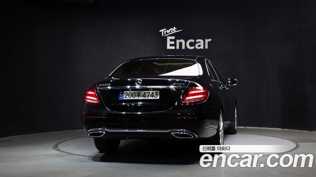 Mercedes-Benz E-Class (W213) E220d 4MATIC Exclusive 2017 — фото 4