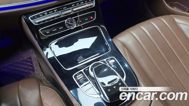 Mercedes-Benz E-Class (W213) E220d 4MATIC Exclusive 2017 — фото 16