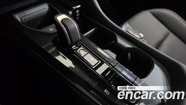 Toyota Crown Crossover 2.4 4WD Dual Boost HYbrid 2026 — фото 9
