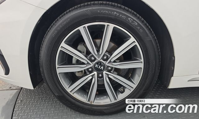 Kia K5 (II) 2.0 Prestige 2019 — фото 5