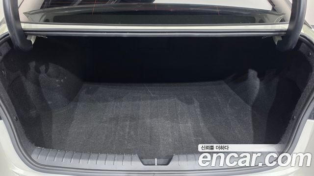 Kia K5 (II) 2.0 Prestige 2019 — фото 17