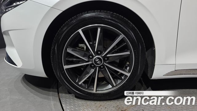 Hyundai Grandeur (IG) 2.5 Le Blanc 2023 — фото 5