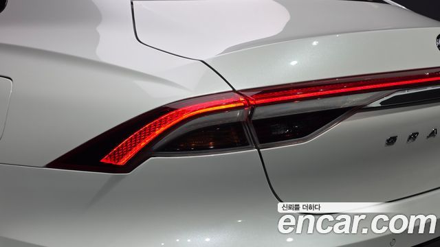 Hyundai Grandeur (IG) 2.5 Le Blanc 2023 — фото 23