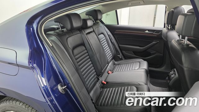 Volkswagen Passat GT (B8) 2.0 TDI Prestige 2018 — фото 11