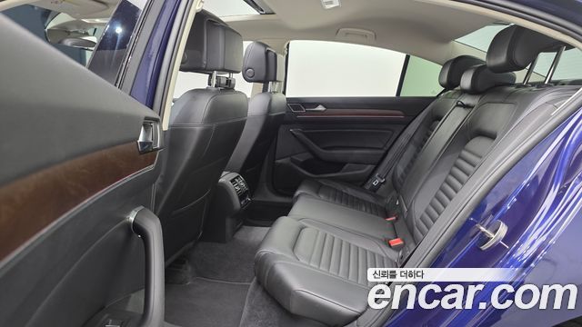 Volkswagen Passat GT (B8) 2.0 TDI Prestige 2018 — фото 12