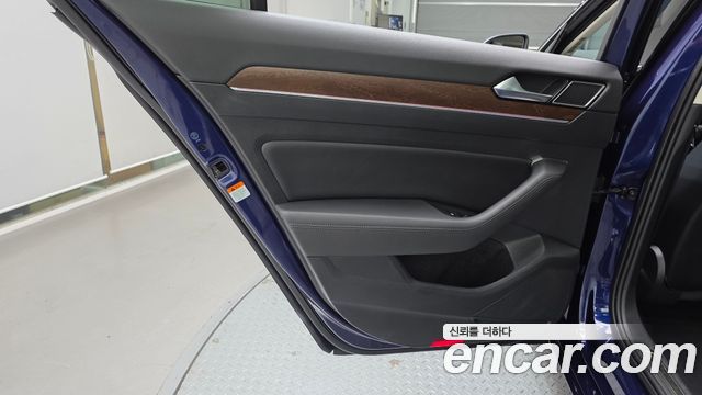 Volkswagen Passat GT (B8) 2.0 TDI Prestige 2018 — фото 25