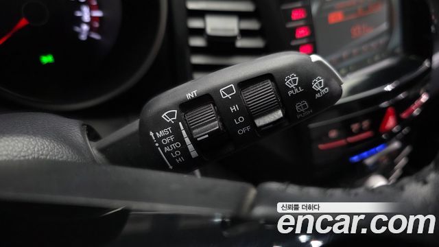 KG Mobility (SsangYong) Tivoli Air Diesel IX 2WD 2016 — фото 31