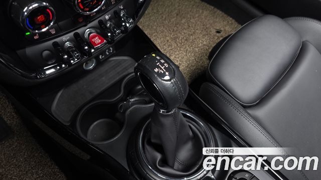 MINI Cooper D Clubman High 2nd 2017 — фото 9
