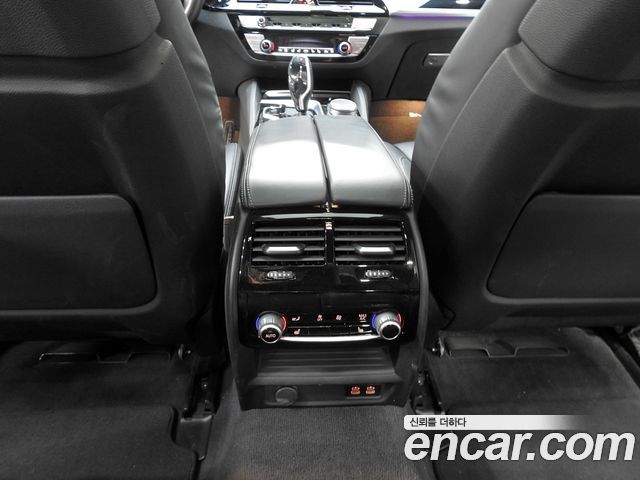 BMW 5 Series (G30) 530e M Sport 2021 — фото 16