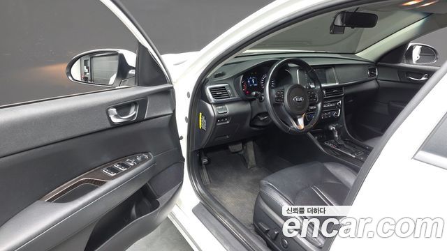 Kia K5 (II) 2.0 MX Prestige 2016 — фото 10