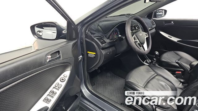 Hyundai Accent (New) Diesel WIT 1.6 VGT Premier 2012 — фото 10