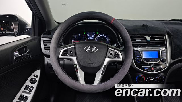 Hyundai Accent (New) Diesel WIT 1.6 VGT Premier 2012 — фото 12