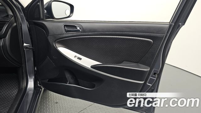 Hyundai Accent (New) Diesel WIT 1.6 VGT Premier 2012 — фото 24