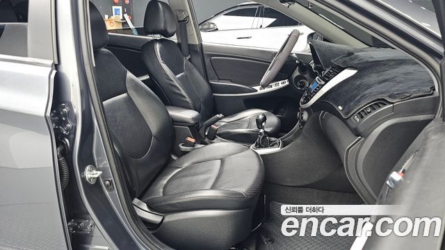 Hyundai Accent (New) Diesel WIT 1.6 VGT Premier 2012 — фото 26