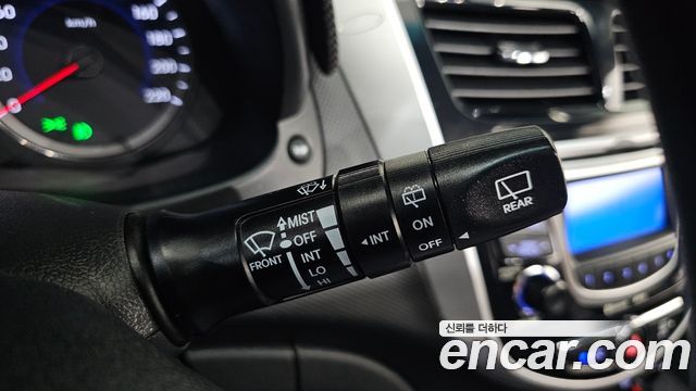 Hyundai Accent (New) Diesel WIT 1.6 VGT Premier 2012 — фото 28