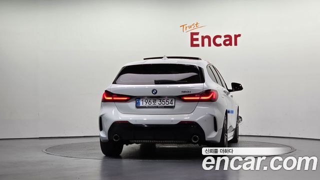 BMW 1 Series (F40) 120i M Sports 2022 — фото 4