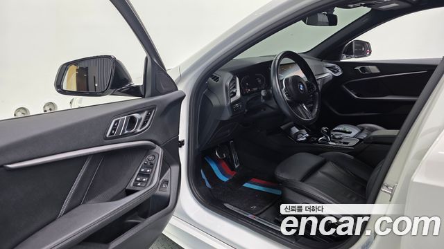 BMW 1 Series (F40) 120i M Sports 2022 — фото 12