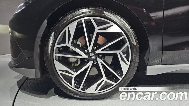 Hyundai Ioniq 6 Long Range AWD Exclusive + 2023 — фото 5