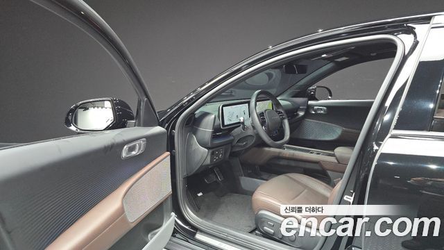 Hyundai Ioniq 6 Long Range AWD Exclusive + 2023 — фото 10