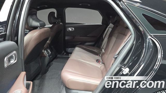 Hyundai Ioniq 6 Long Range AWD Exclusive + 2023 — фото 26