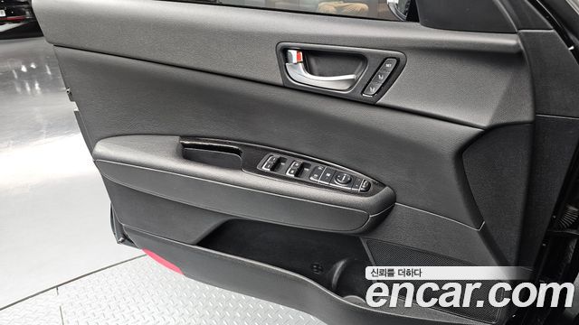 Kia K5 (II) 2.0 MX Signature 2017 — фото 24