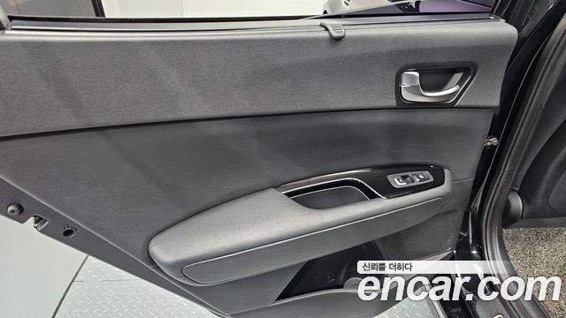 Kia K5 (II) 2.0 MX Signature 2017 — фото 25
