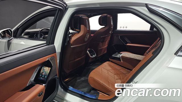 BMW 7 Series (G70) 740d xDrive M Sport 2025 — фото 11