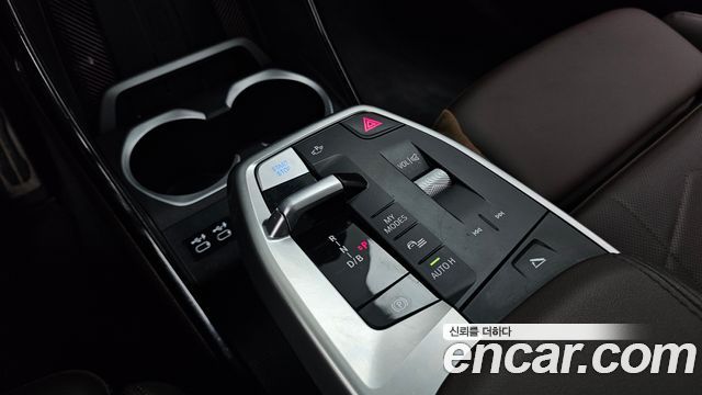 BMW iX1 (U11) xDrive 30 M Sport 2024 — фото 9