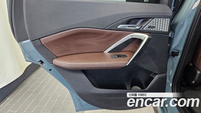 BMW iX1 (U11) xDrive 30 M Sport 2024 — фото 31