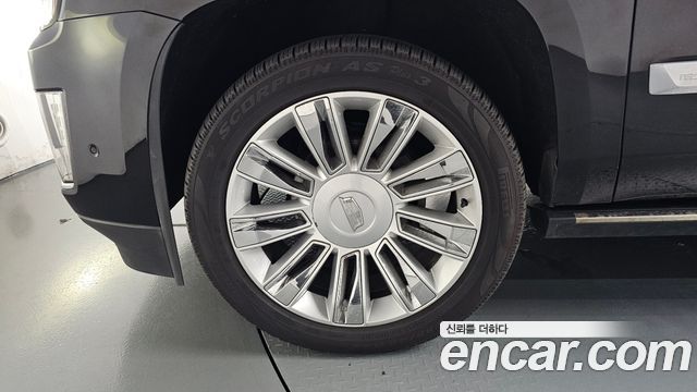 Cadillac Escalade 6.2 ESV 4th 2019 — фото 5
