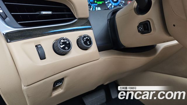 Cadillac Escalade 6.2 ESV 4th 2019 — фото 17