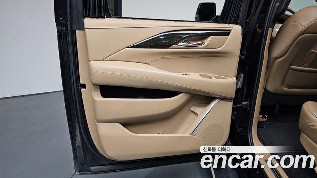 Cadillac Escalade 6.2 ESV 4th 2019 — фото 25