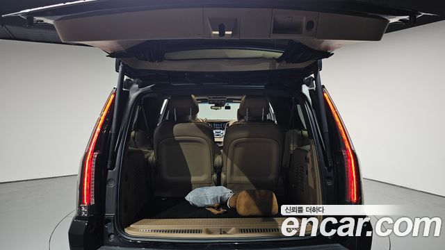 Cadillac Escalade 6.2 ESV 4th 2019 — фото 39