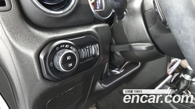 Jeep Wrangler (JL) 2.0 Overland 4Door 2022 — фото 17